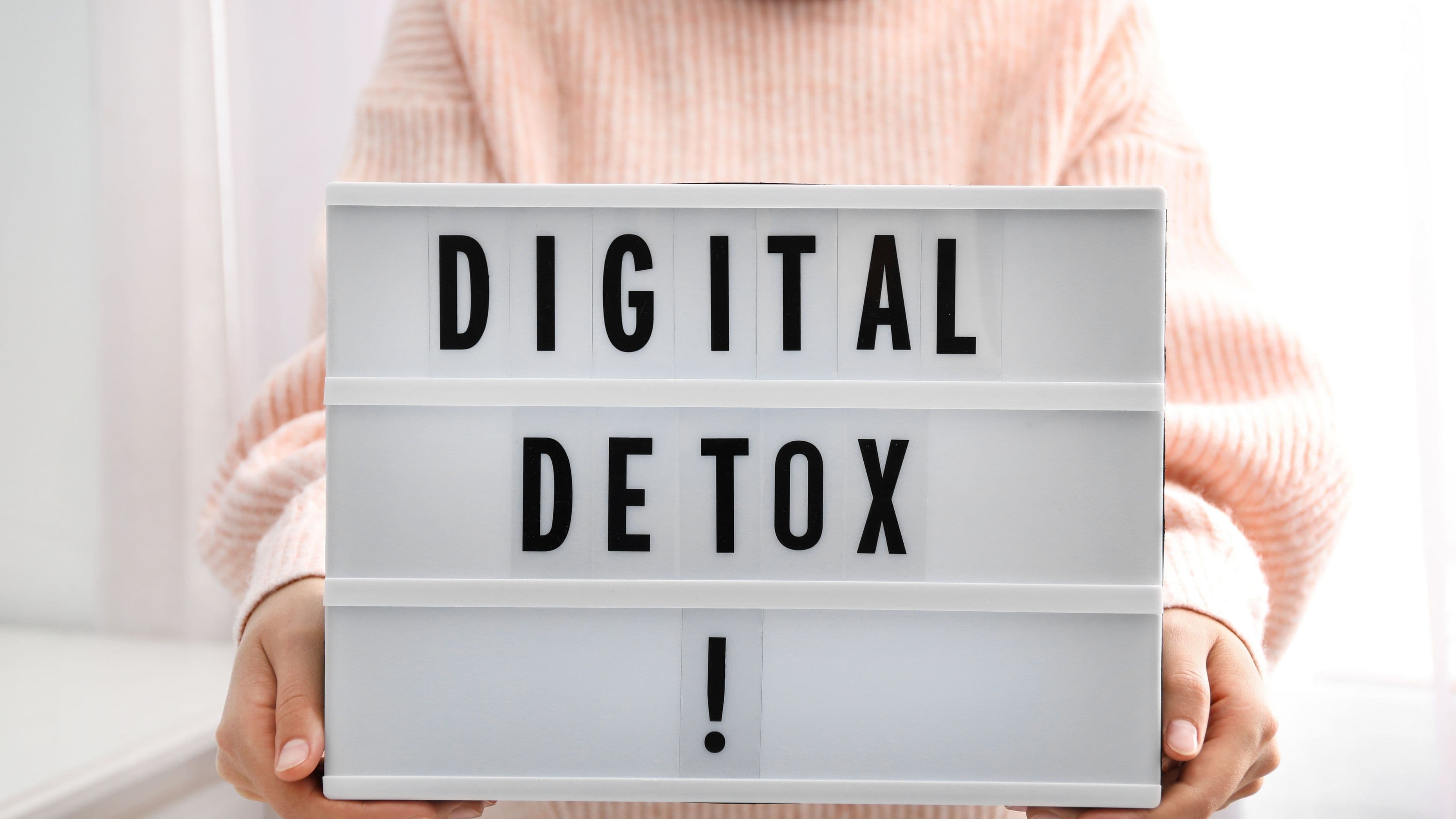 How to Do a Digital Detox Without Quitting the Internet Entirely