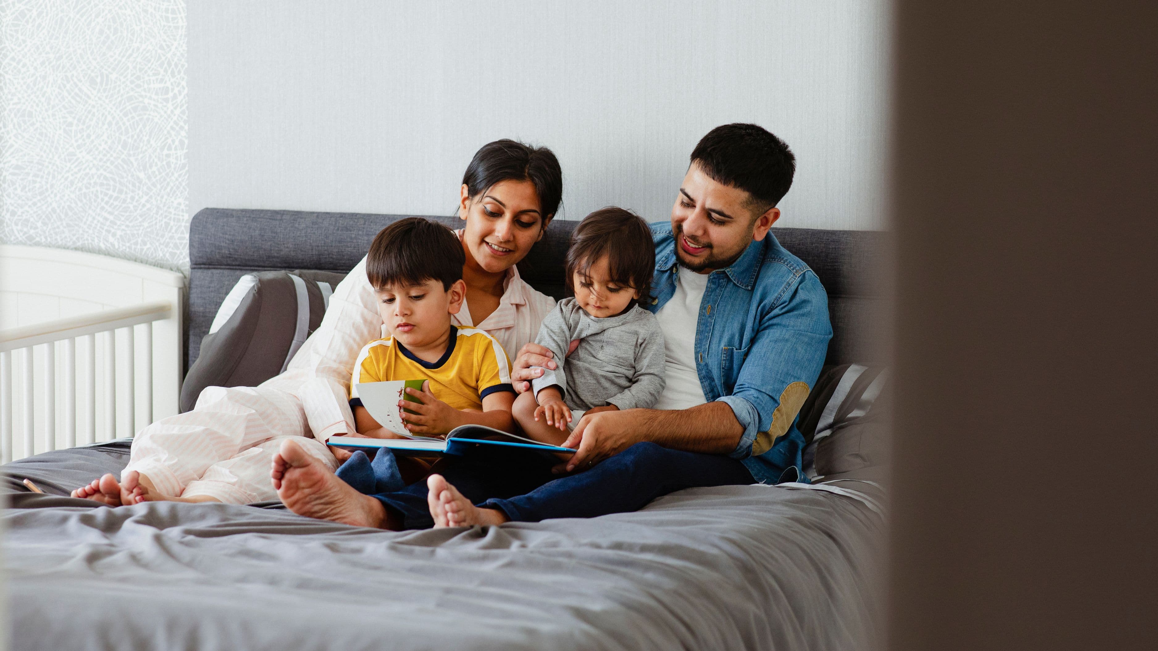 What Mindful Parenting Looks Like in a World Full of Screens
