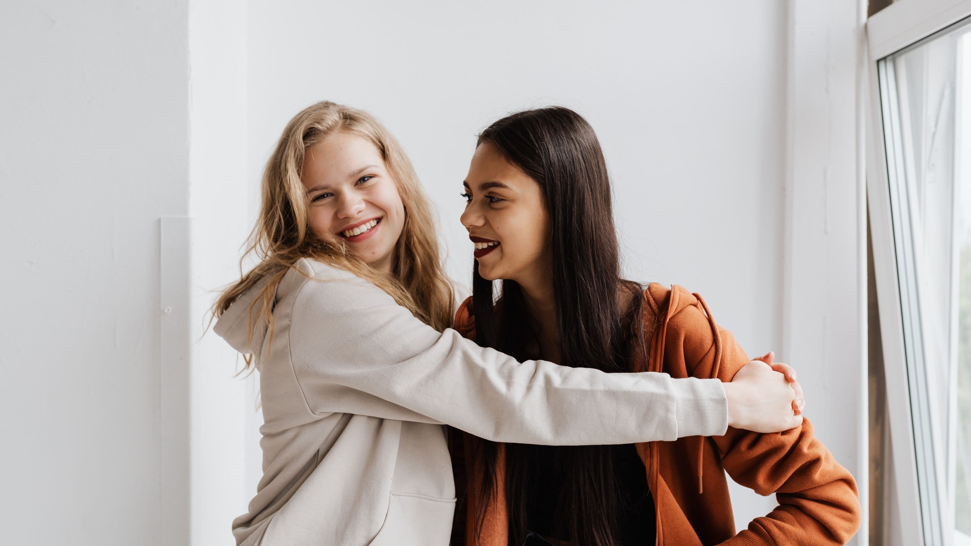 How to Reconnect with Friends You've Slowly Lost Touch With